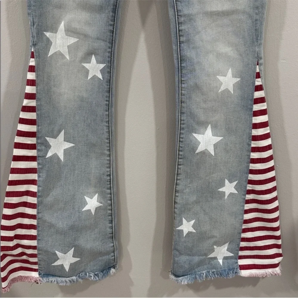 4th of July ready with these DRIFTWOOD Light Blue Star and Red Stripe FlareJeans - Picture 4 of 8
